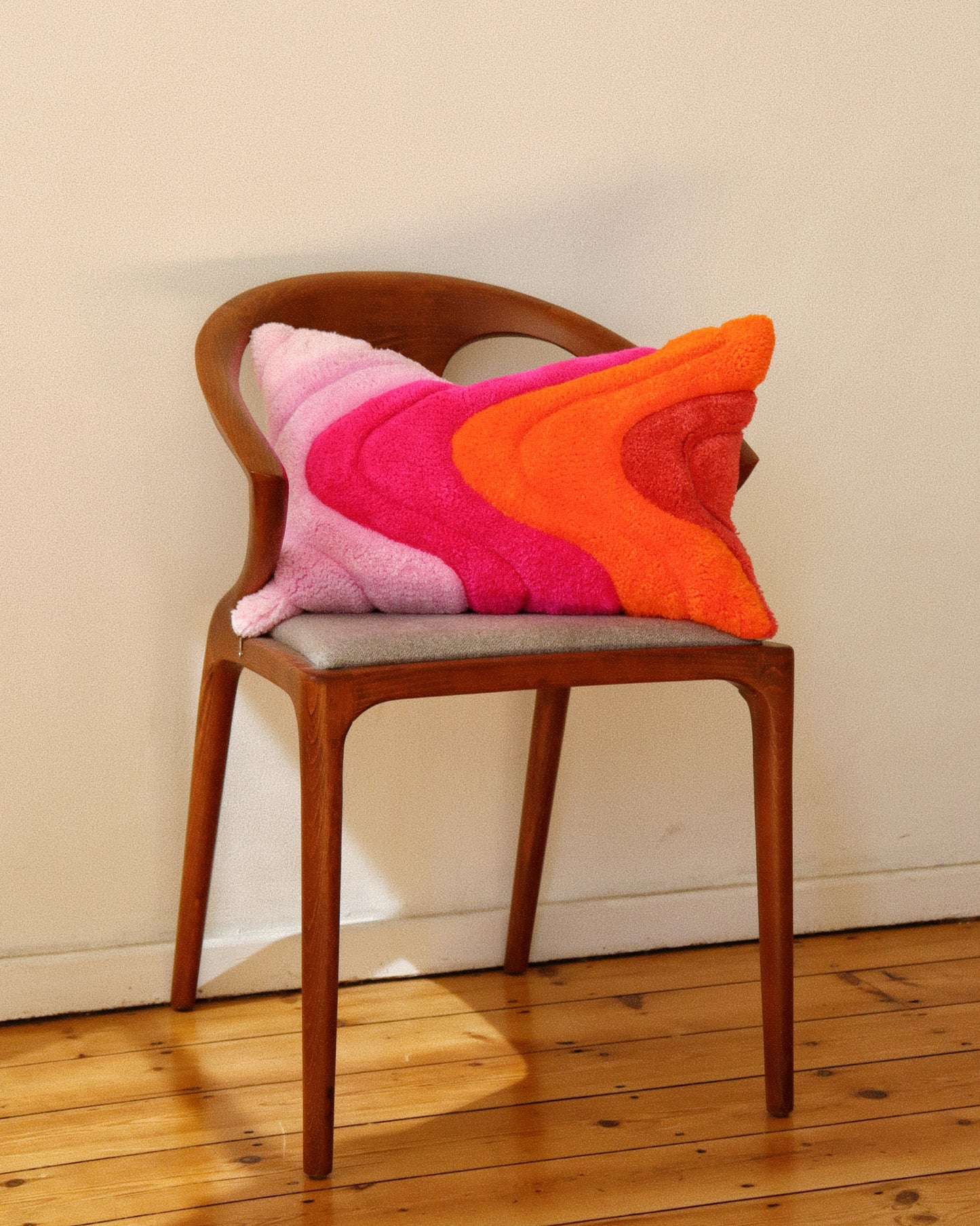 WAVES Hand-Tufted Cushion Cover